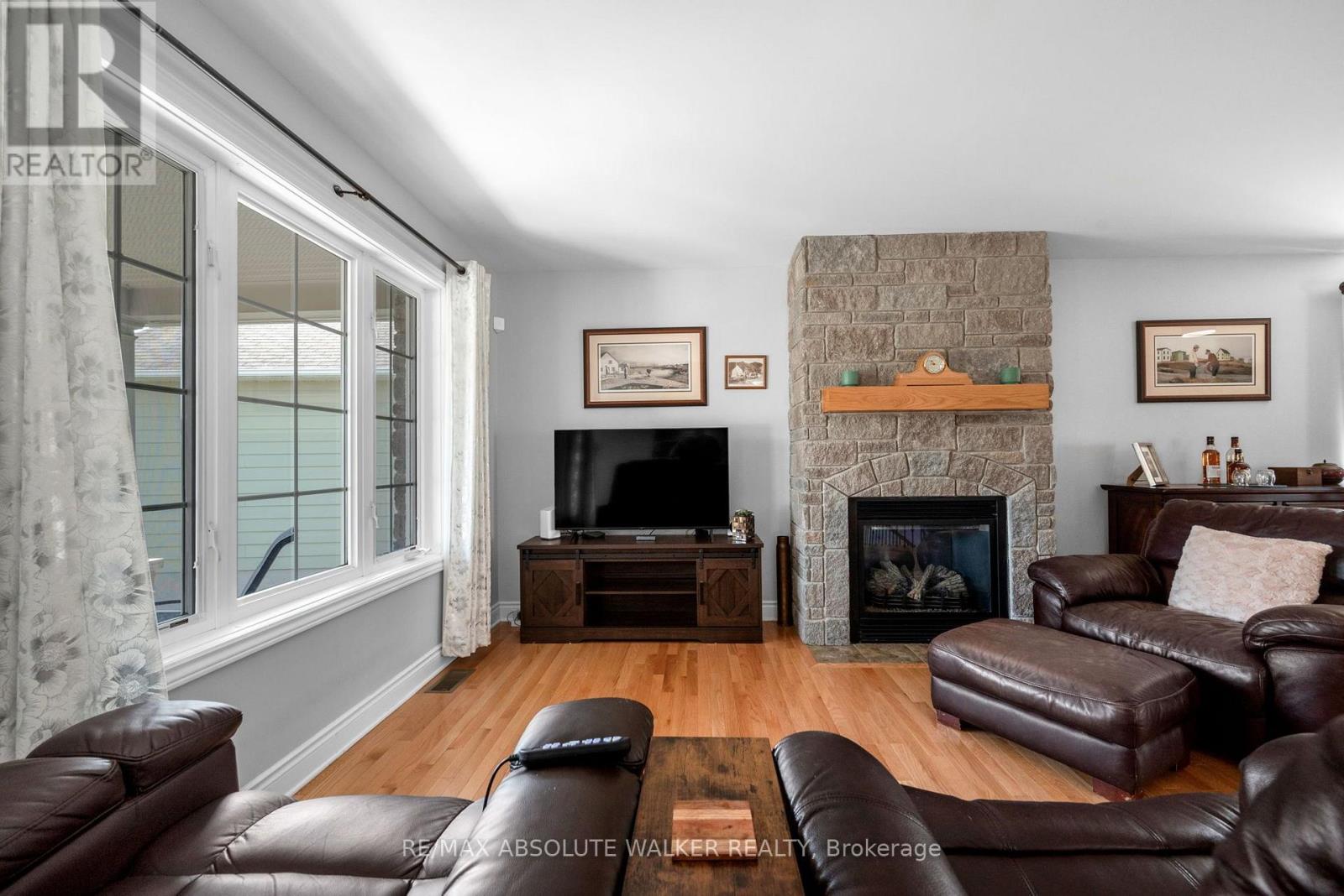 8 Settlement Lane Property Photo 5