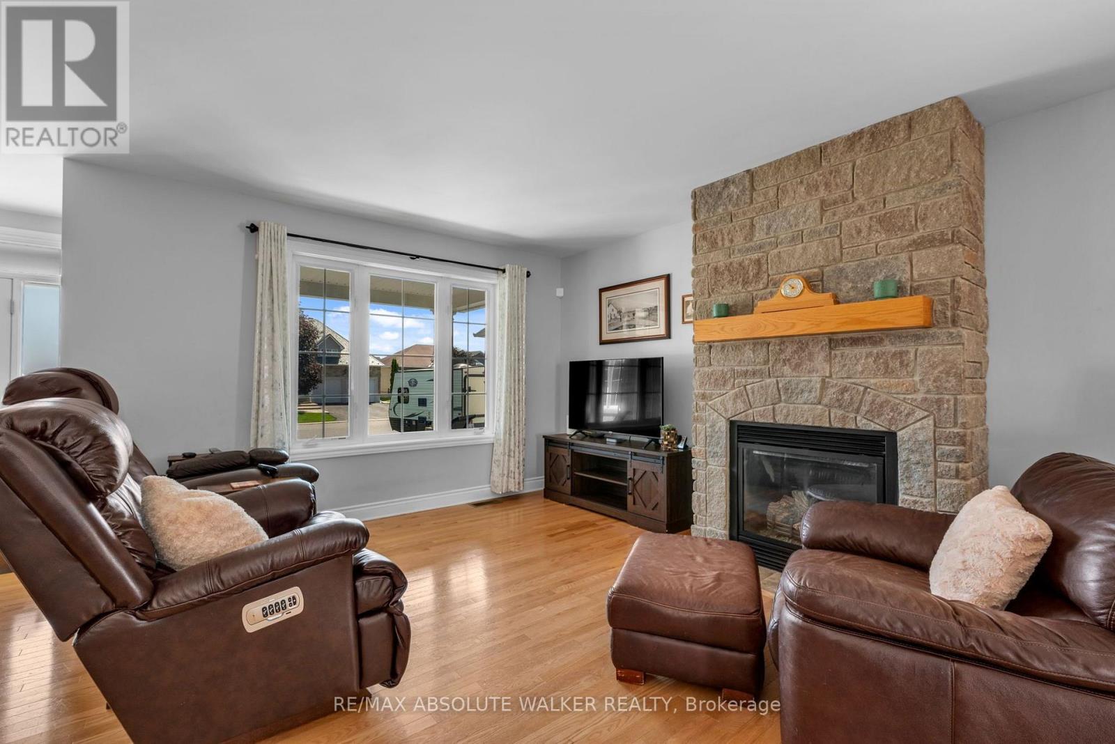 8 Settlement Lane Property Photo 6