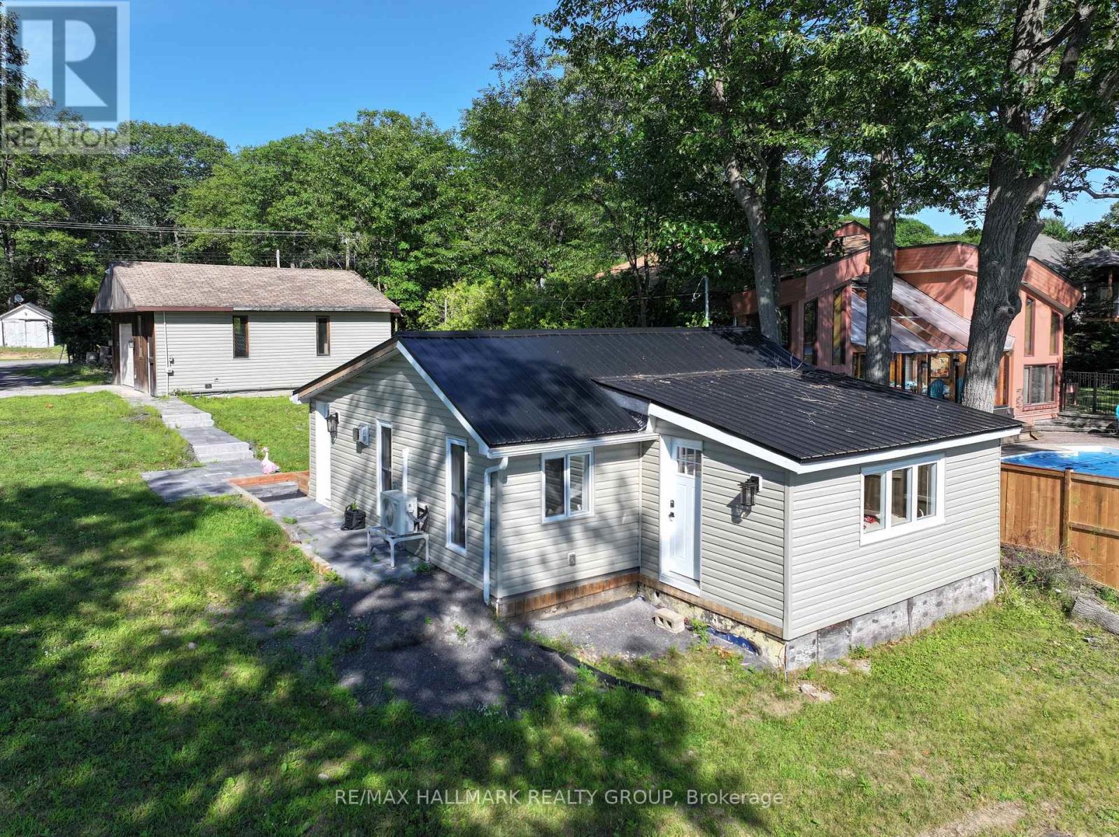 1114 Bayview Drive Property Photo 1