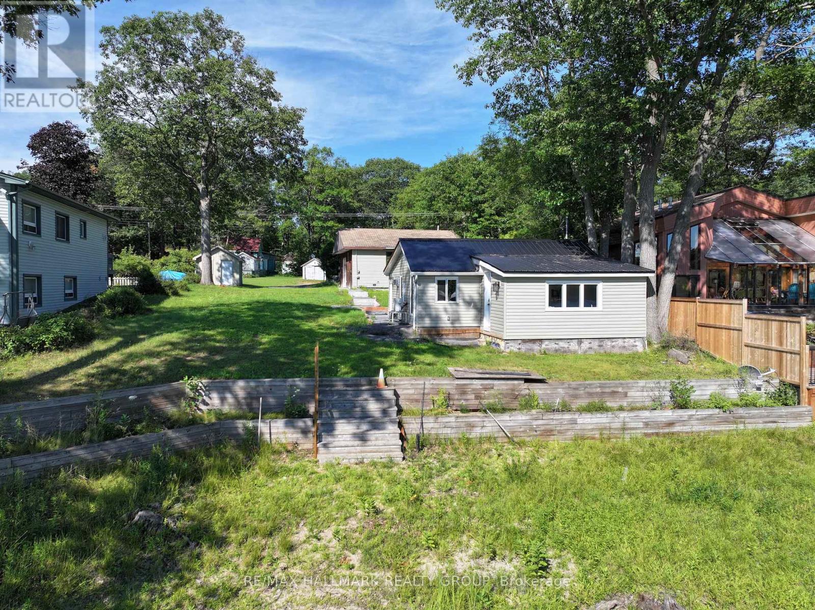 1114 Bayview Drive Property Photo 7