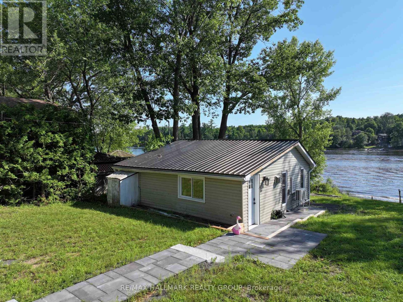 1114 Bayview Drive Property Photo 9