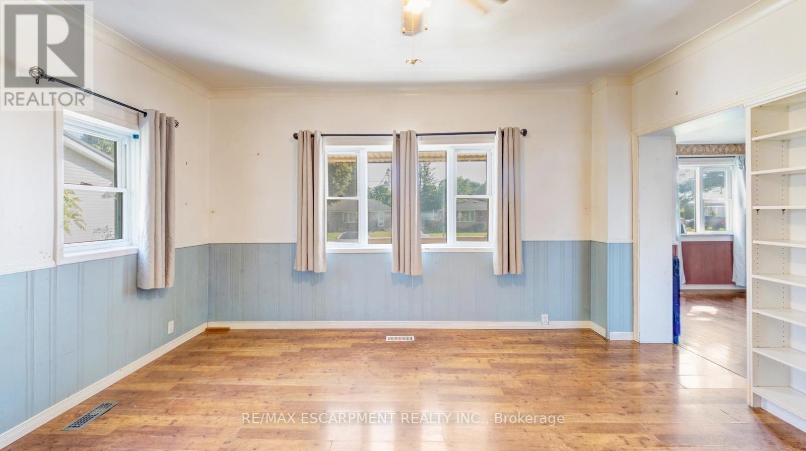 350 Perth Street Property Photo 4