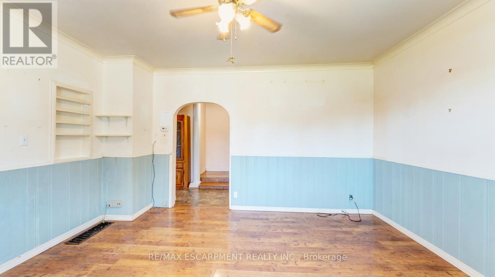 350 Perth Street Property Photo 6