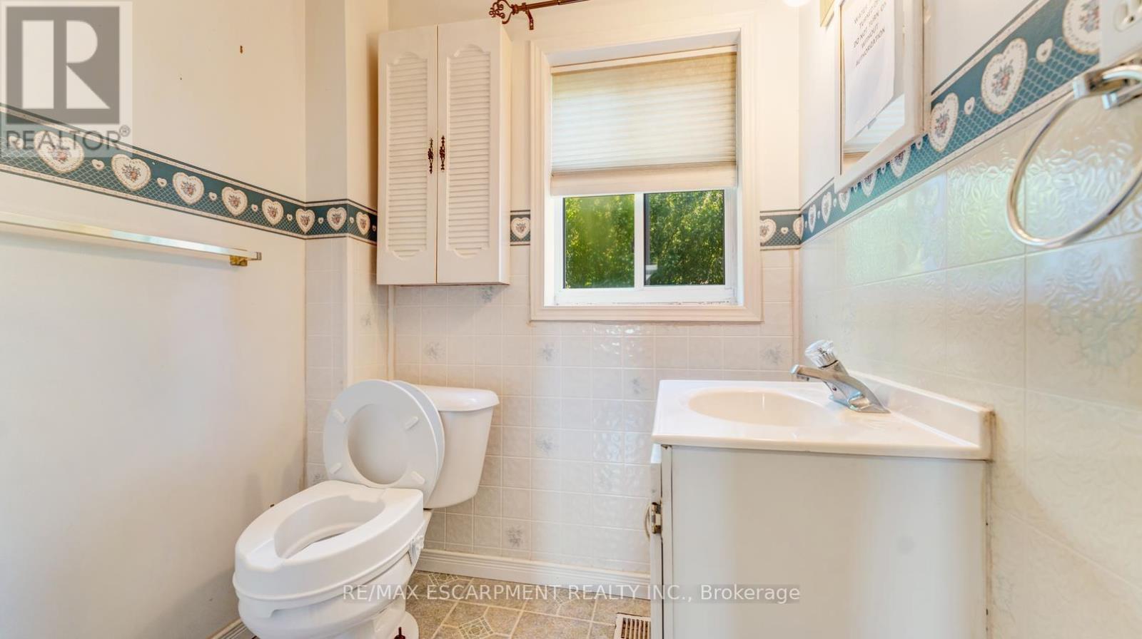 350 Perth Street Property Photo 11