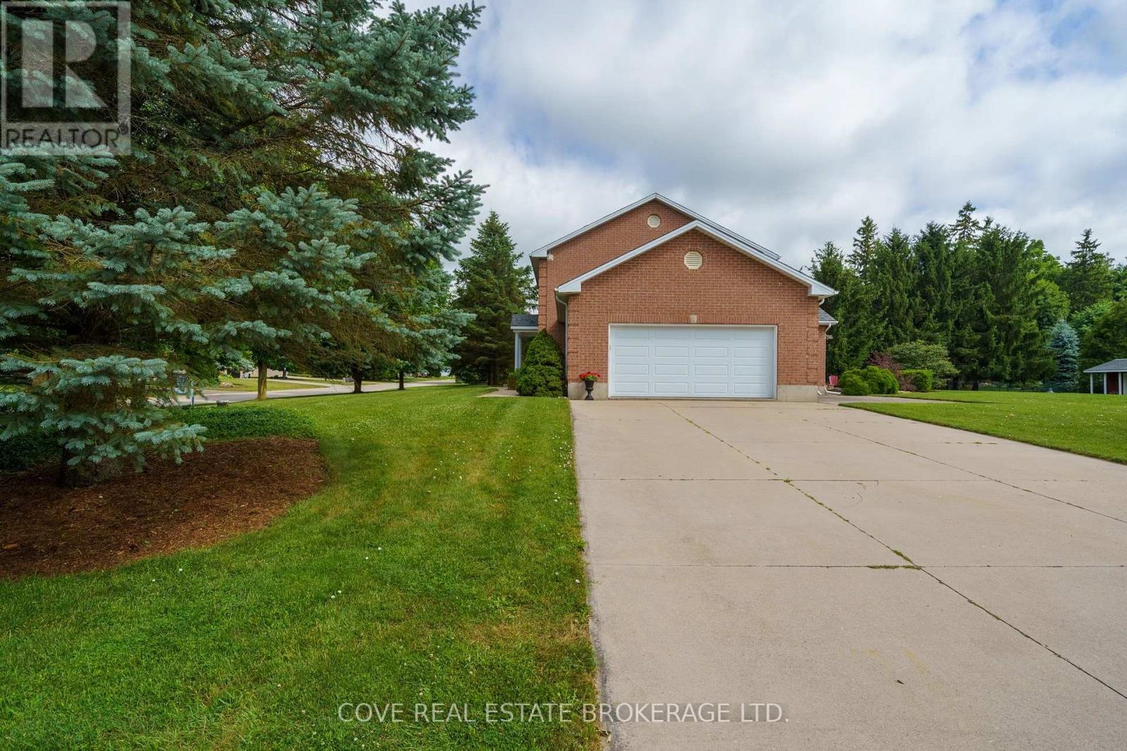 149 Salisbury Drive Property Photo 4