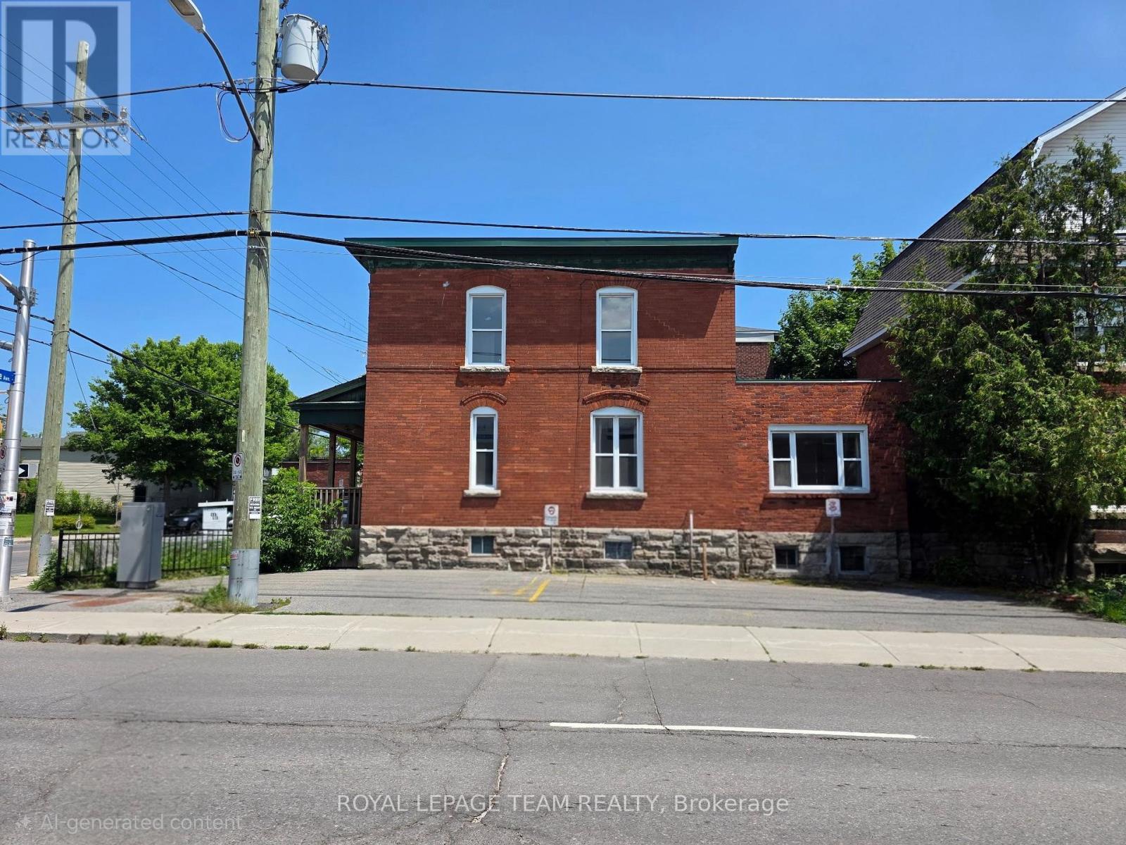 498 Gladstone Avenue Property Photo 4