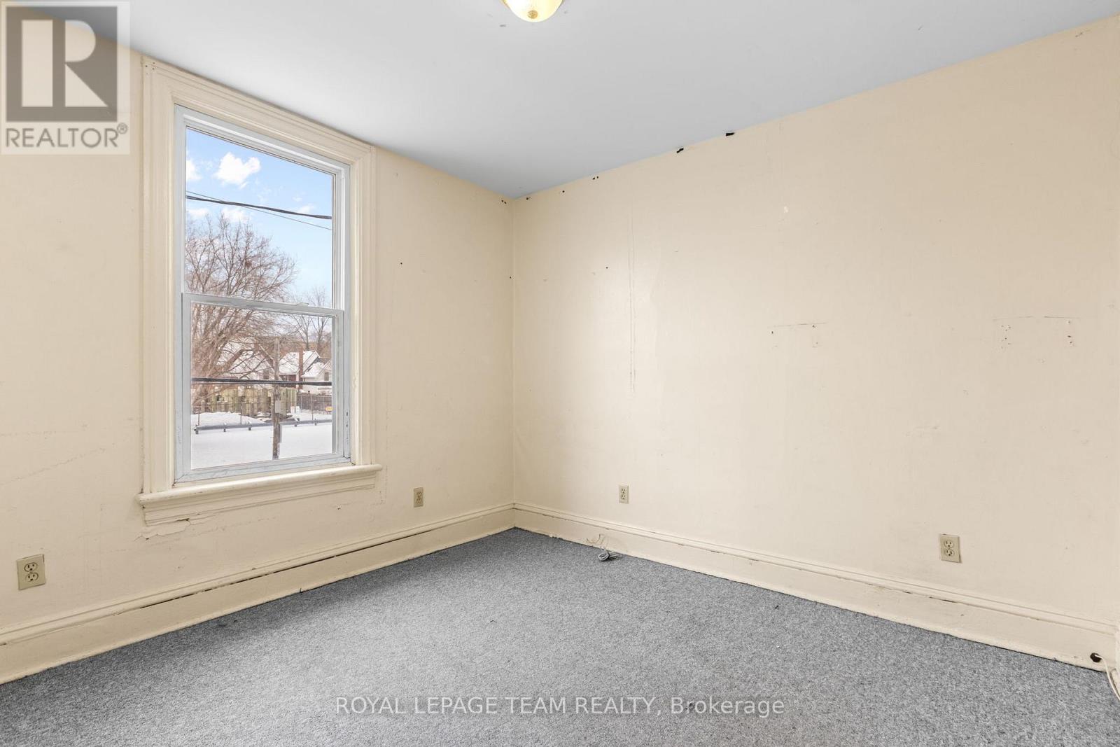 498 Gladstone Avenue Property Photo 17