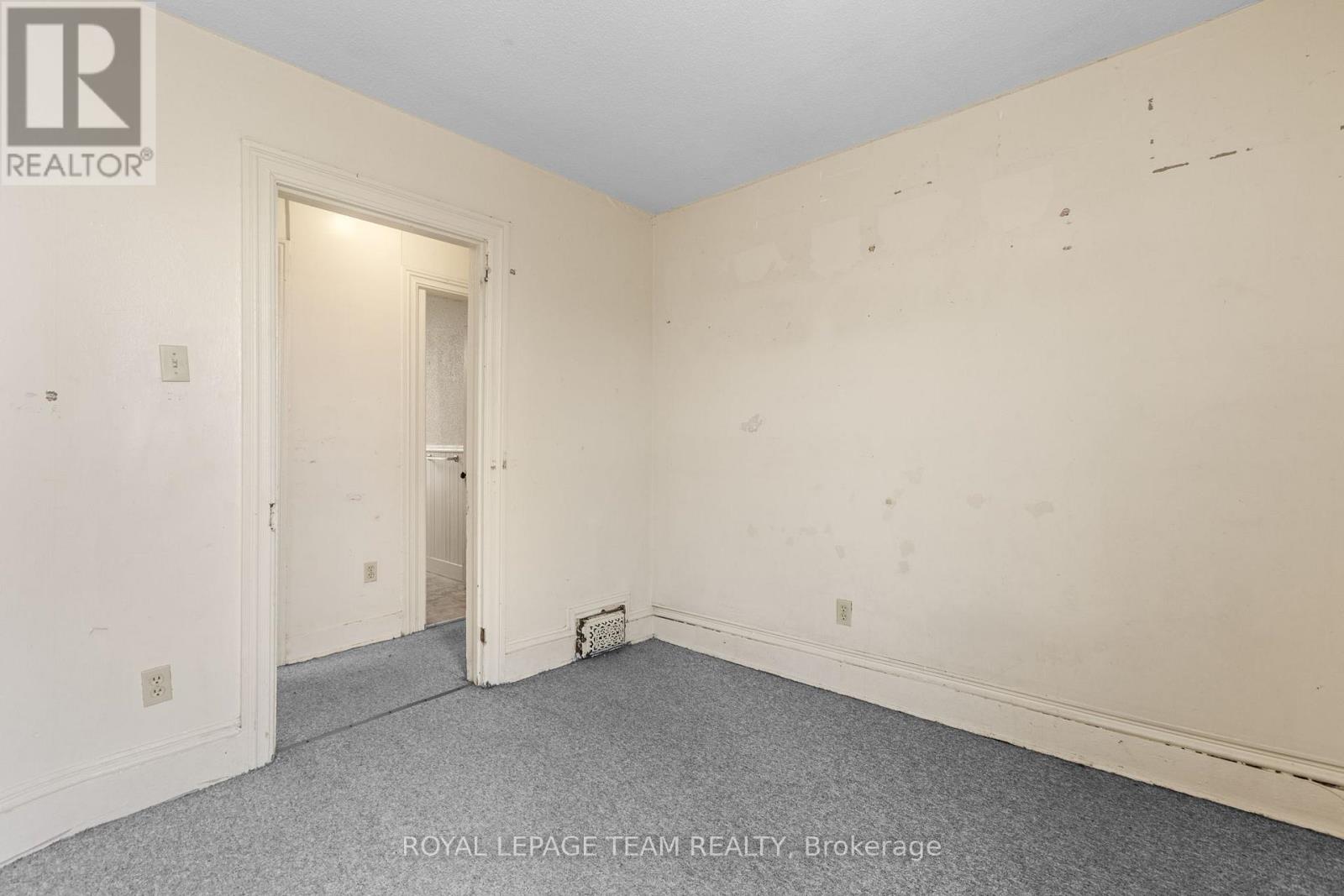 498 Gladstone Avenue Property Photo 19