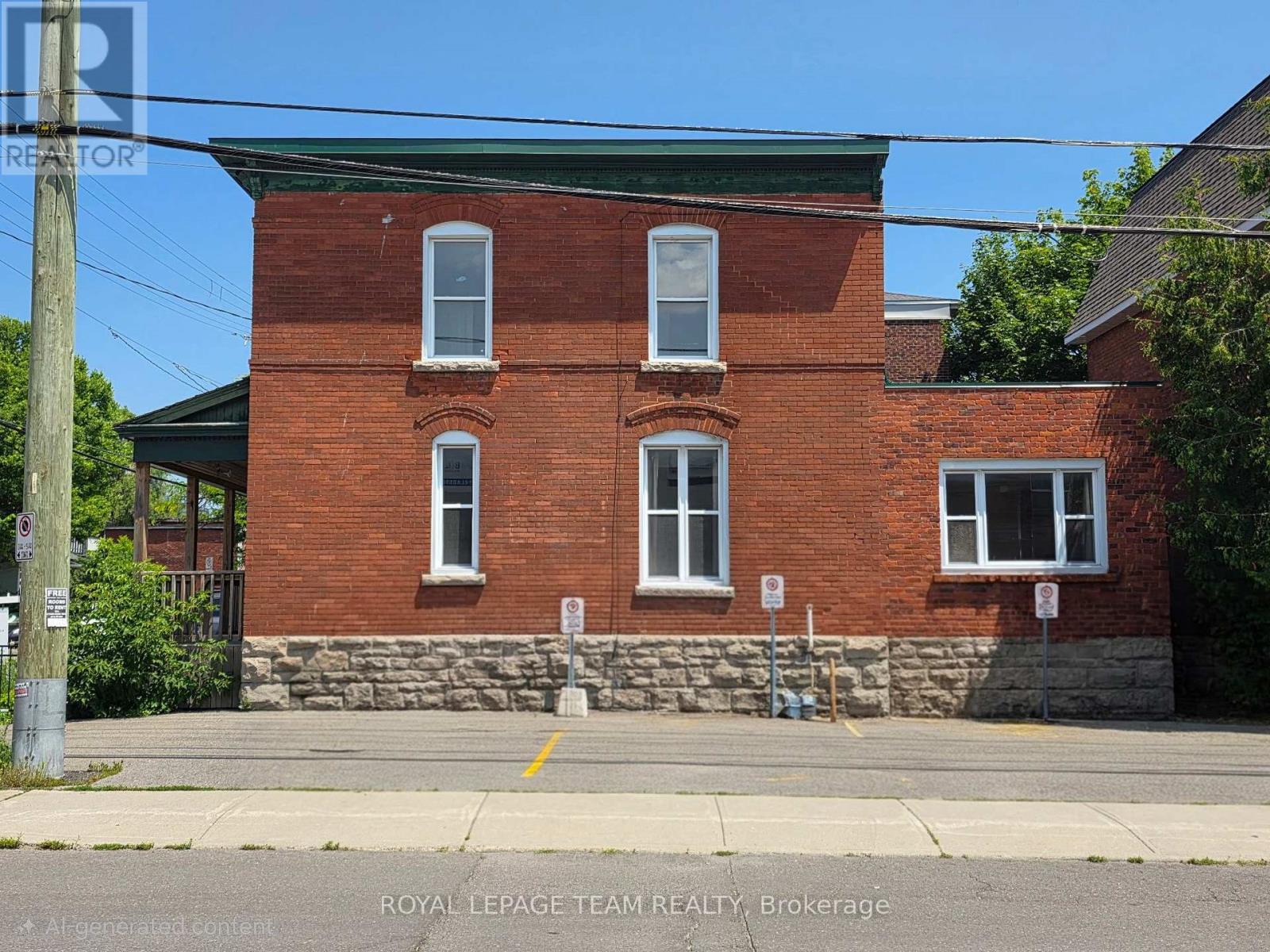 498 Gladstone Avenue Property Photo 3