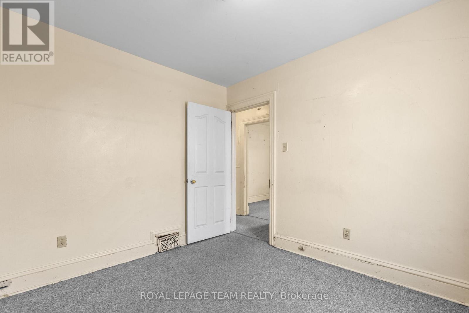 498 Gladstone Avenue Property Photo 19