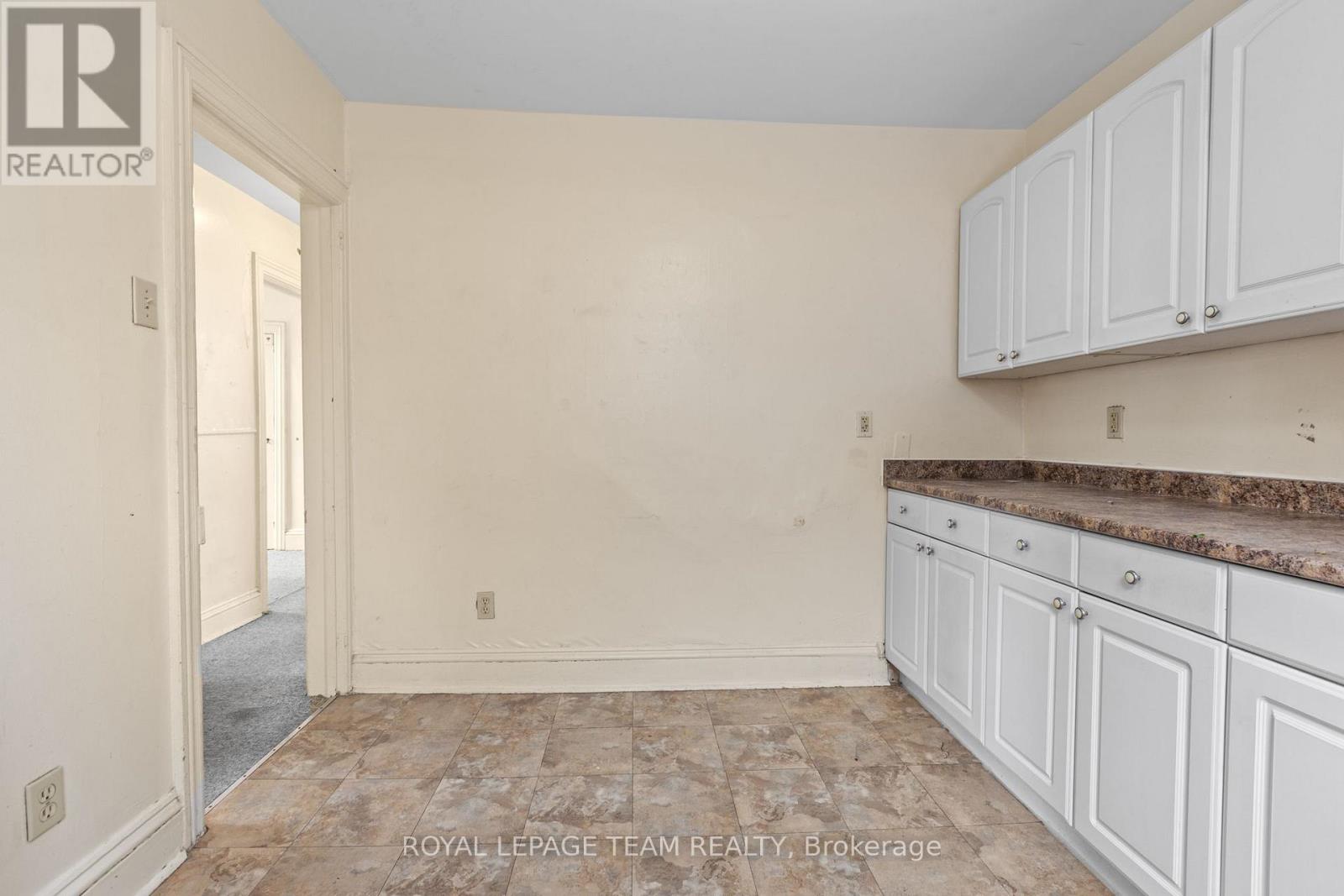 498 Gladstone Avenue Property Photo 24
