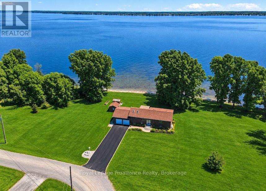 40 Wallbridge Circle Property Photo 1
