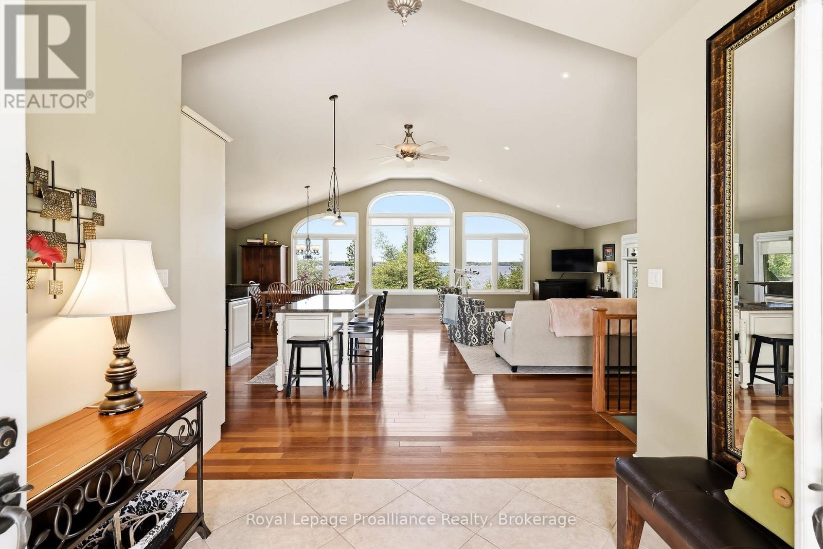 1674 Morris Avenue Property Photo 7