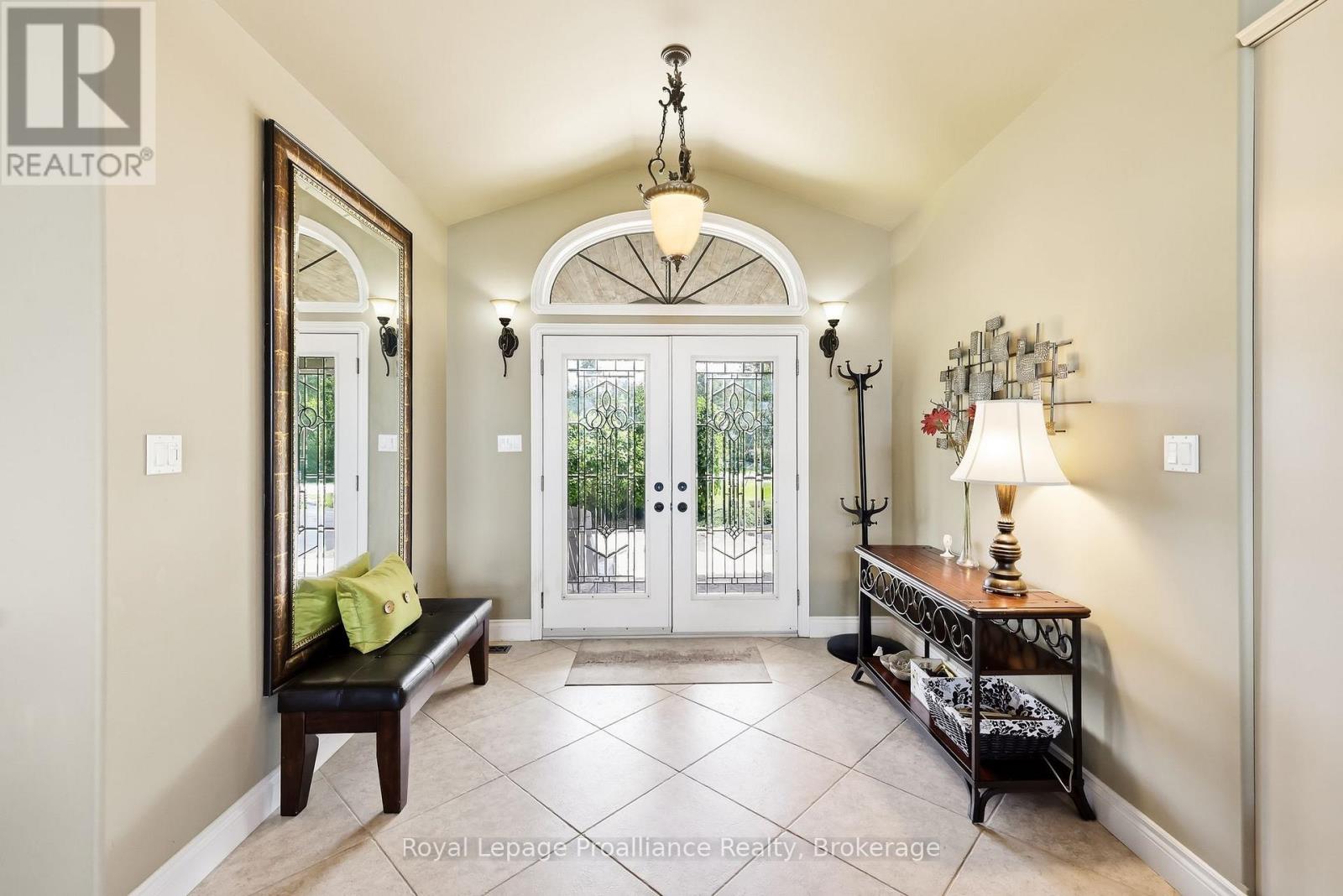1674 Morris Avenue Property Photo 8