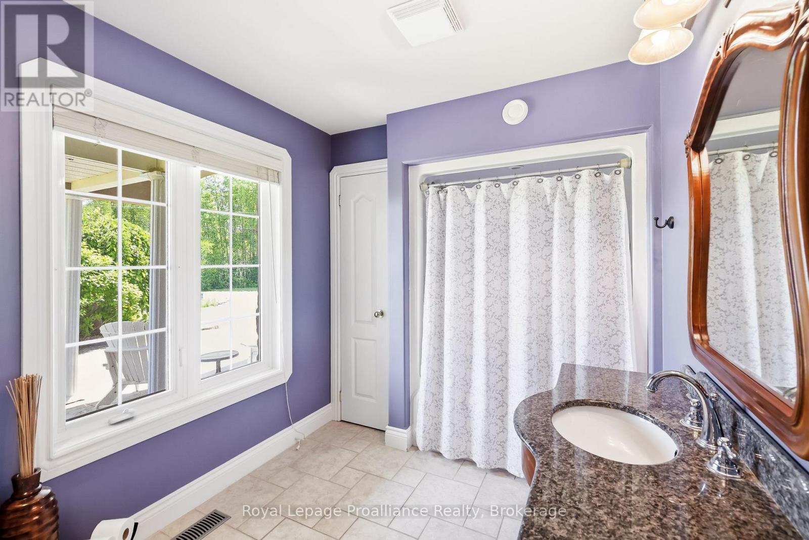 1674 Morris Avenue Property Photo 28
