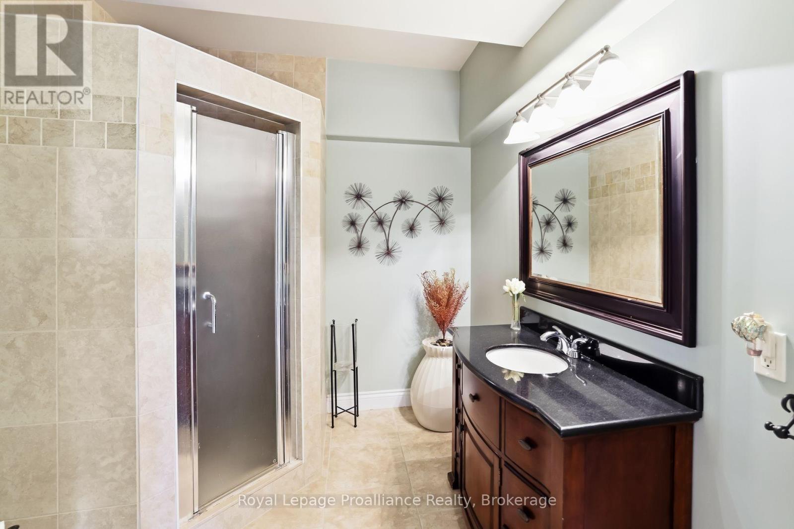 1674 Morris Avenue Property Photo 33