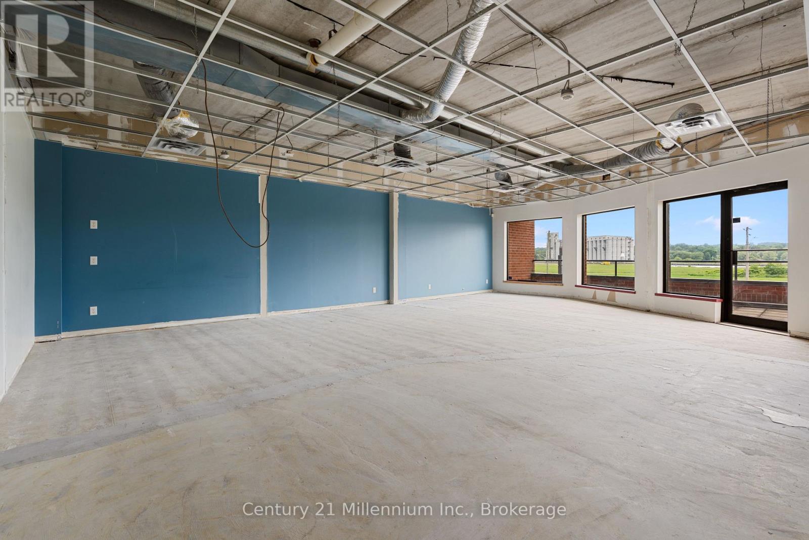 206 - 1717 2nd Avenue E Property Photo 1