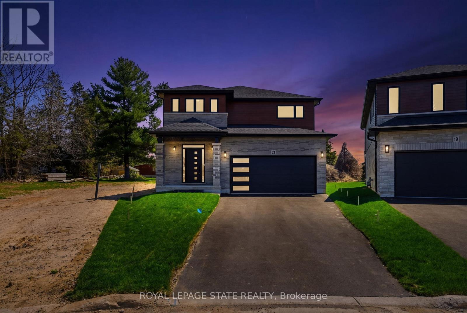 23 WOODVALLEY COURT Property Photo 1