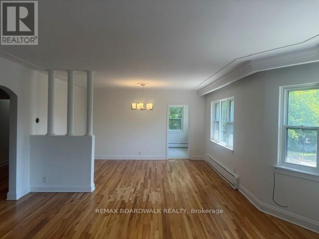 2 - 379 Stewart Street Property Photo 6