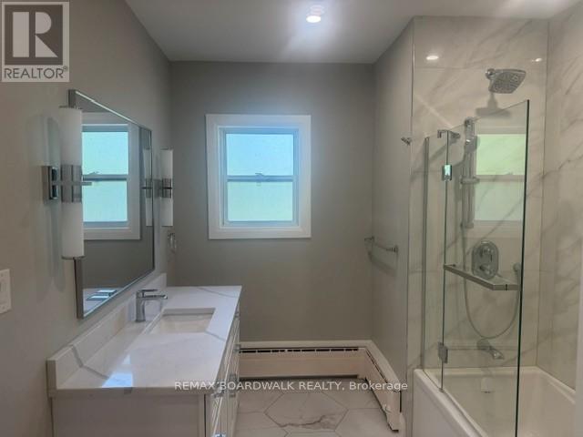 2 - 379 Stewart Street Property Photo 12