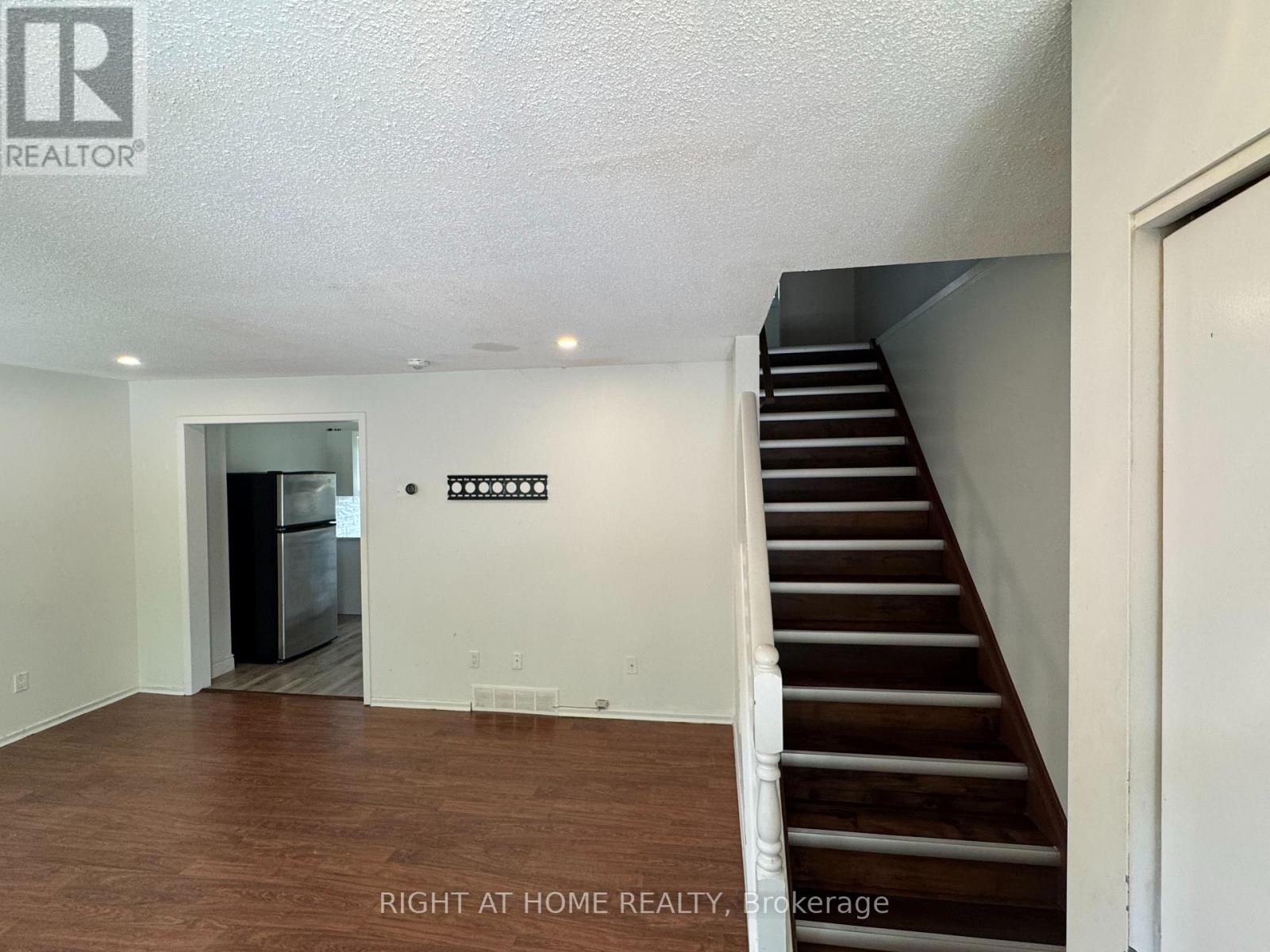 168 Golfdale Crescent Property Photo 3