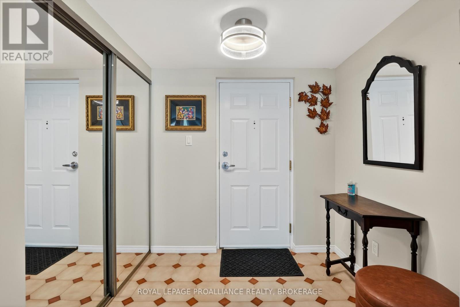 401 - 257 Bath Road Property Photo 2