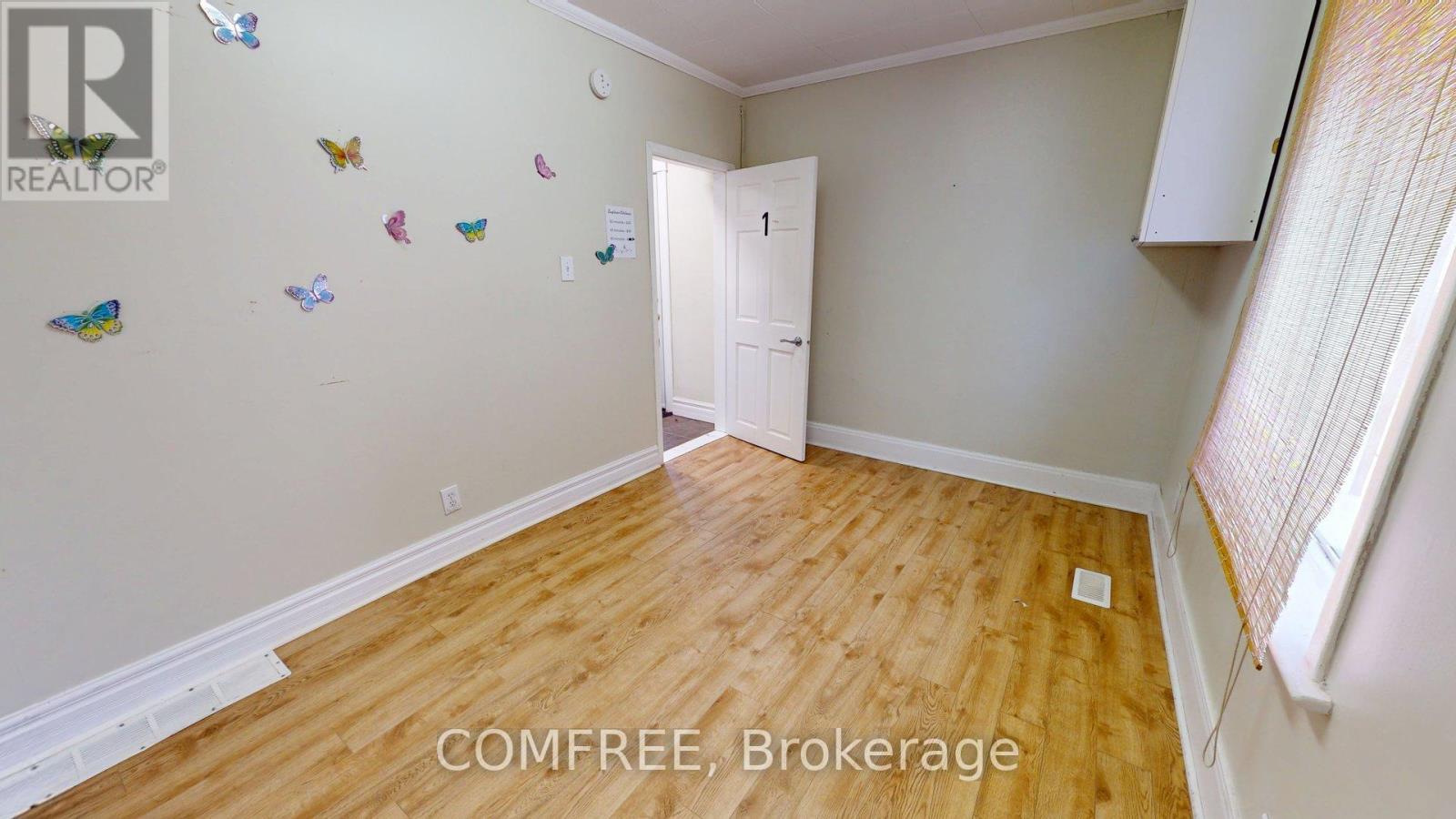 1405 King Street E Property Photo 4