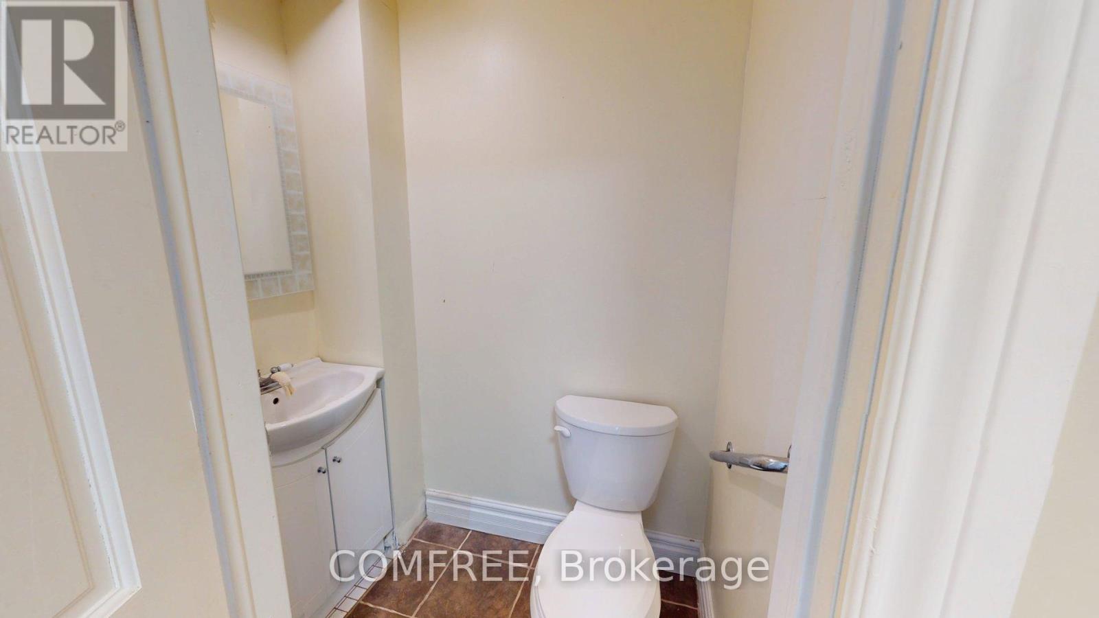 1405 King Street E Property Photo 7