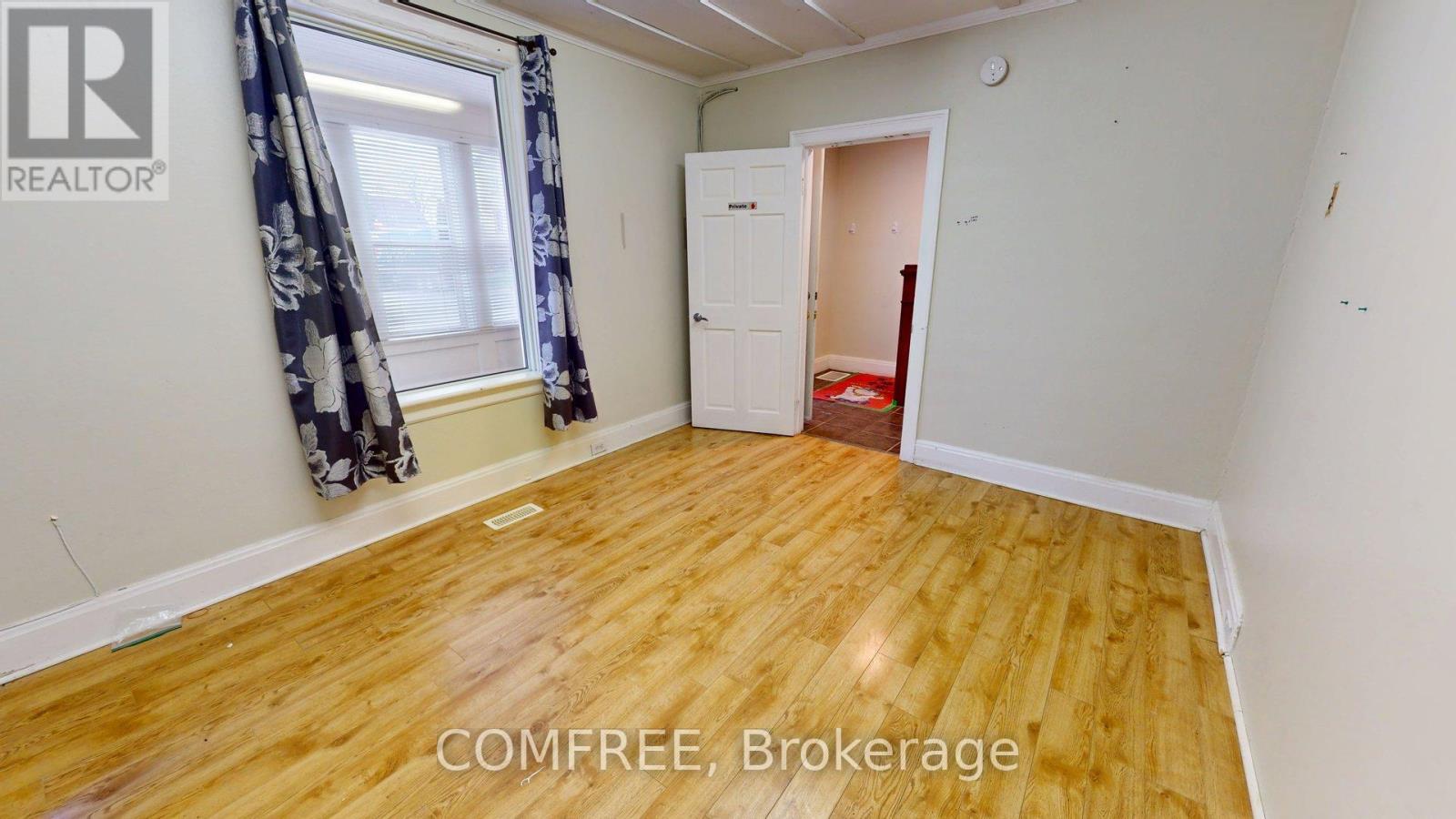 1405 King Street E Property Photo 10