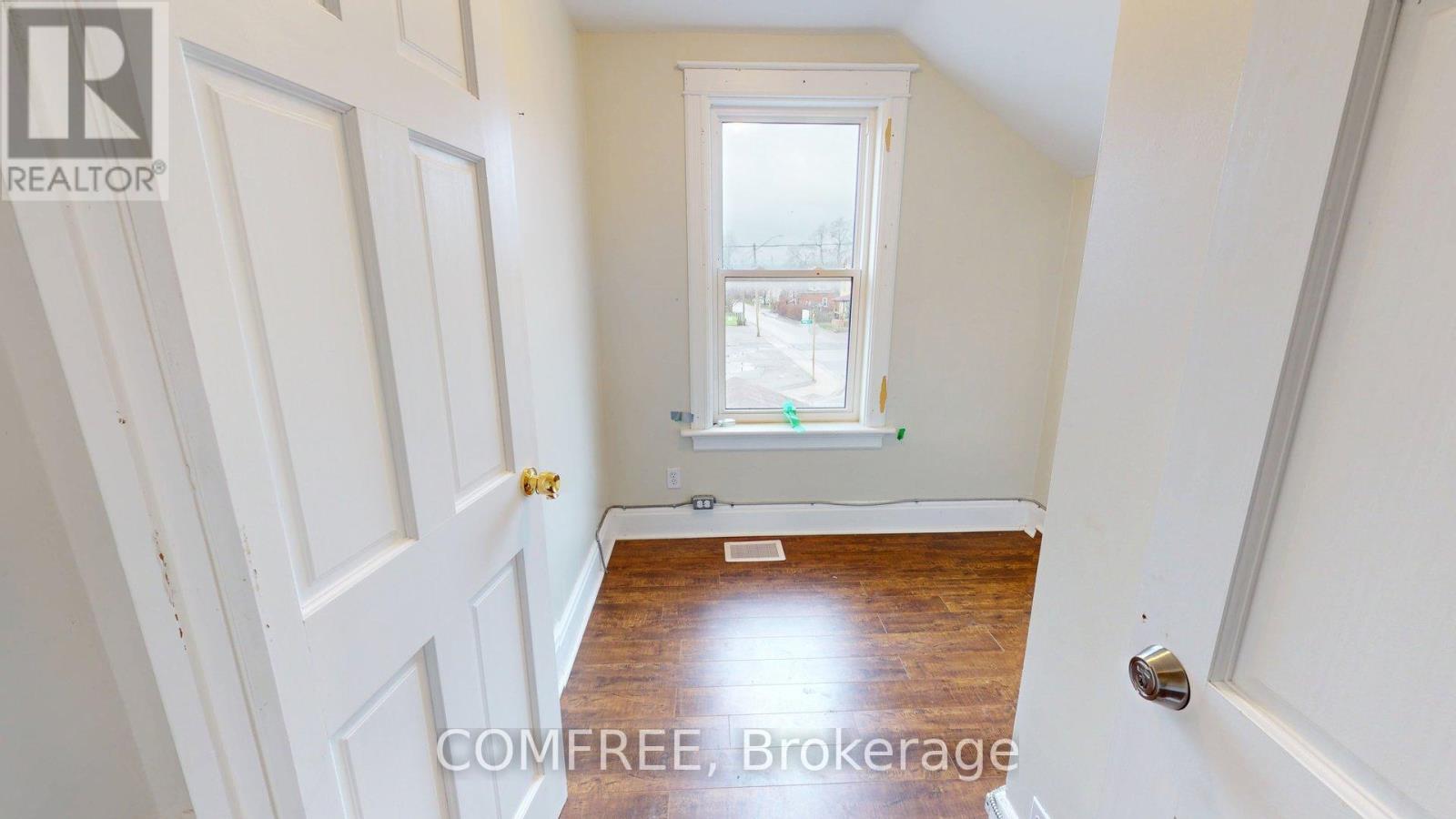 1405 King Street E Property Photo 18