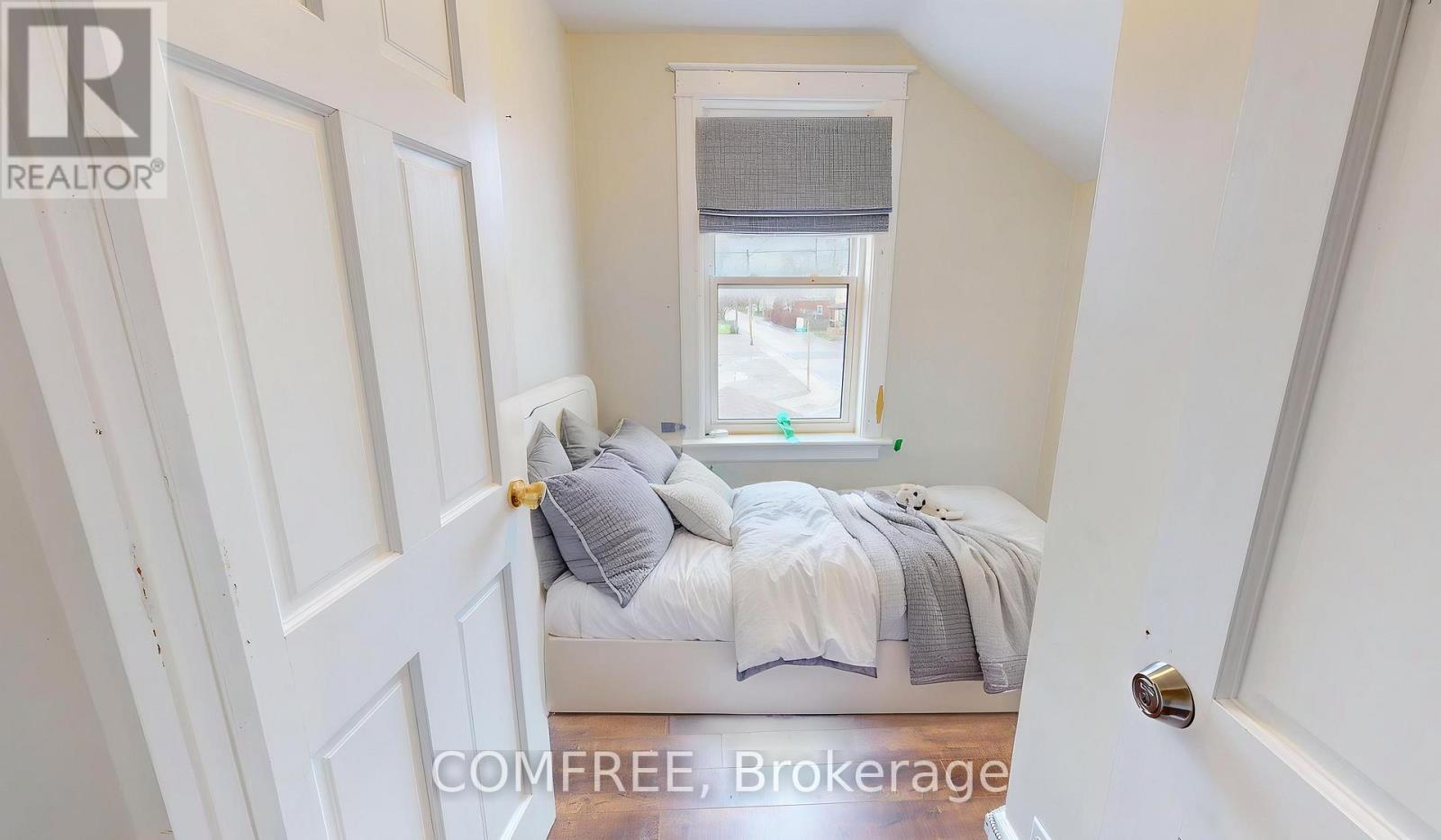 1405 King Street E Property Photo 19