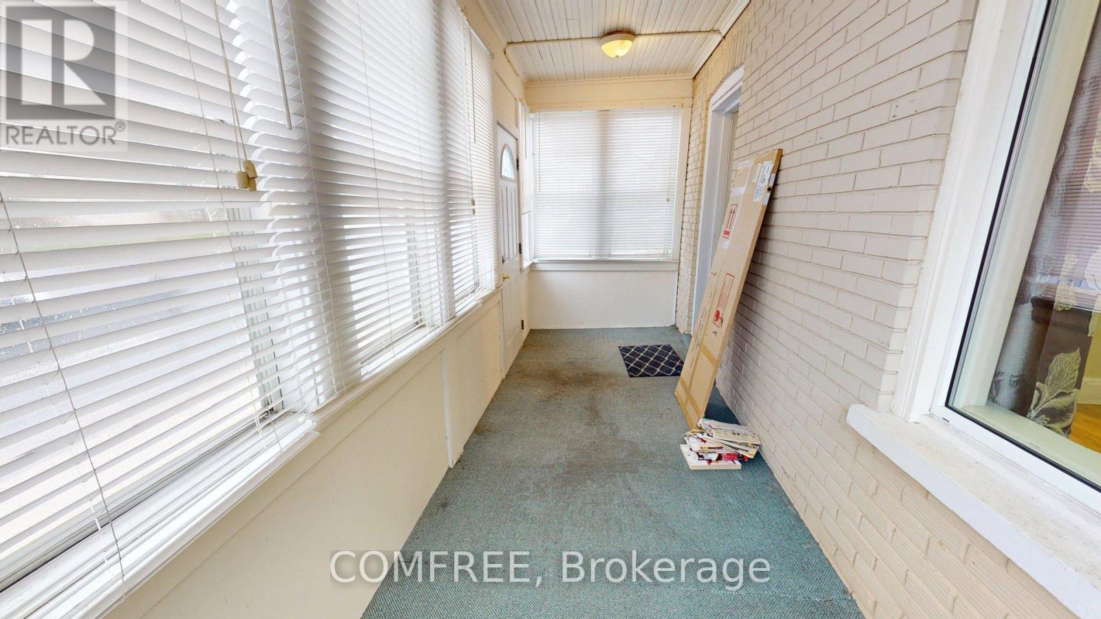 1405 King Street E Property Photo 23