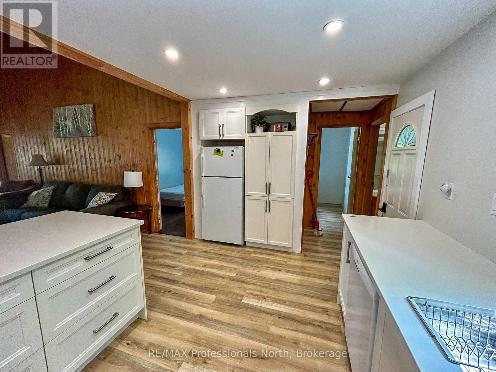 1129 Comak Crescent Property Photo 10