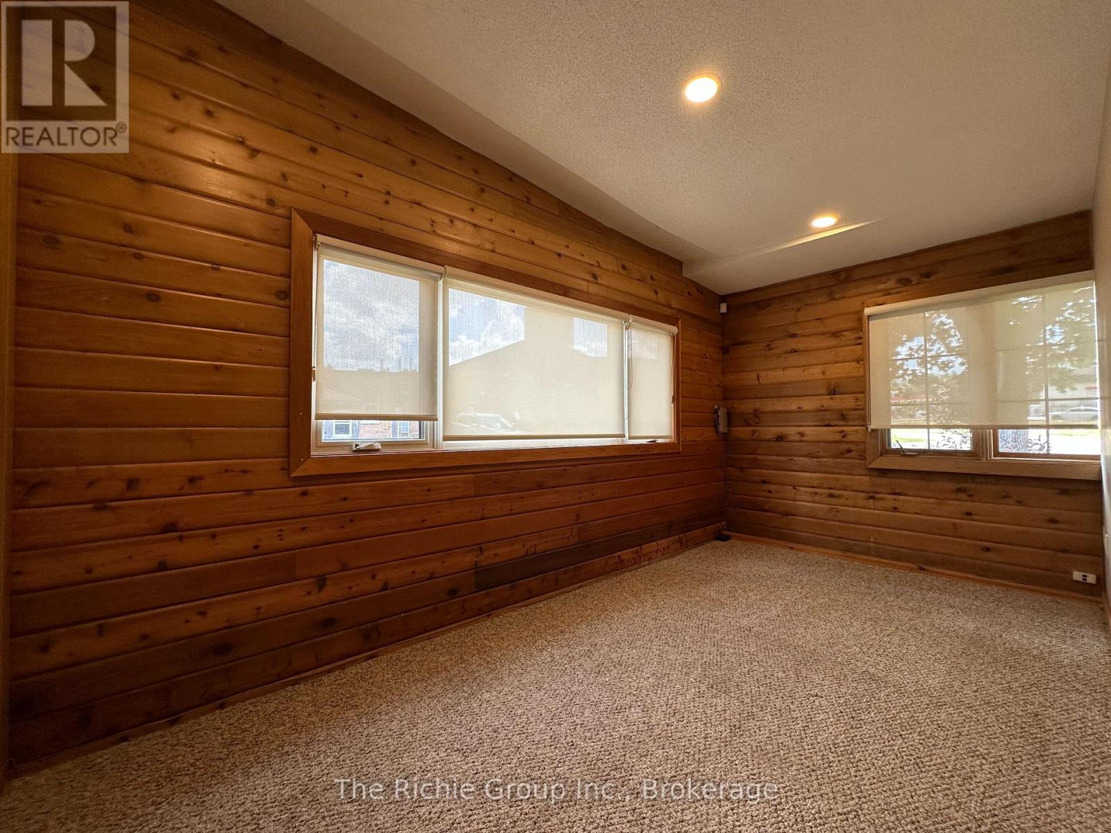 Unit 2 - 933009 Airport Road Property Photo 6