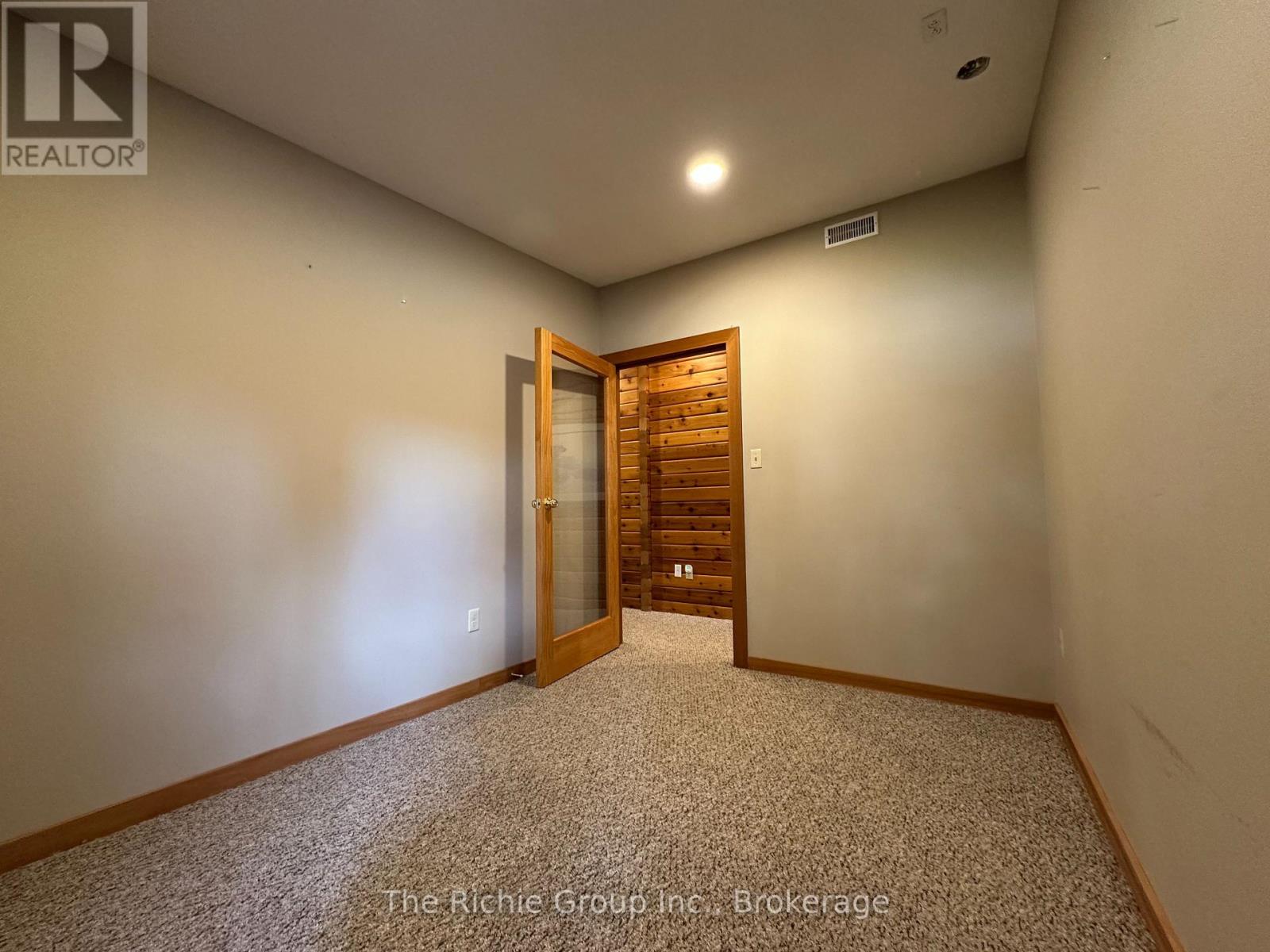 Unit 2 - 933009 Airport Road Property Photo 9