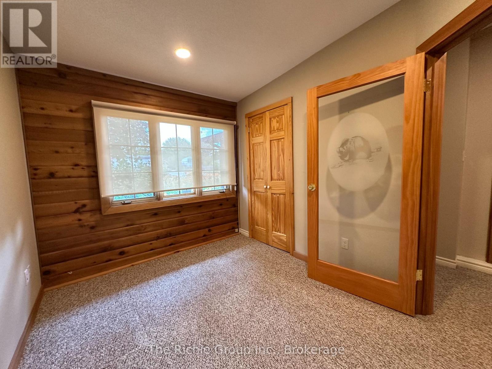 Unit 2 - 933009 Airport Road Property Photo 11