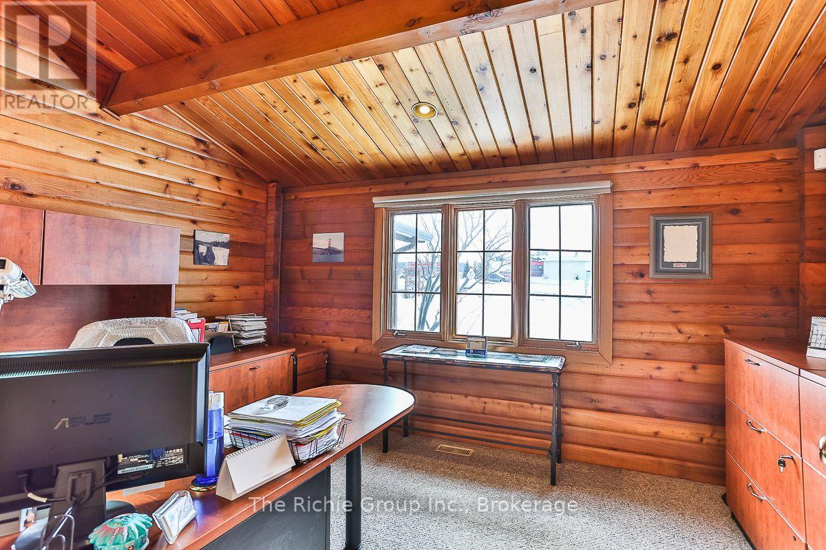 Unit 2 - 933009 Airport Road Property Photo 15