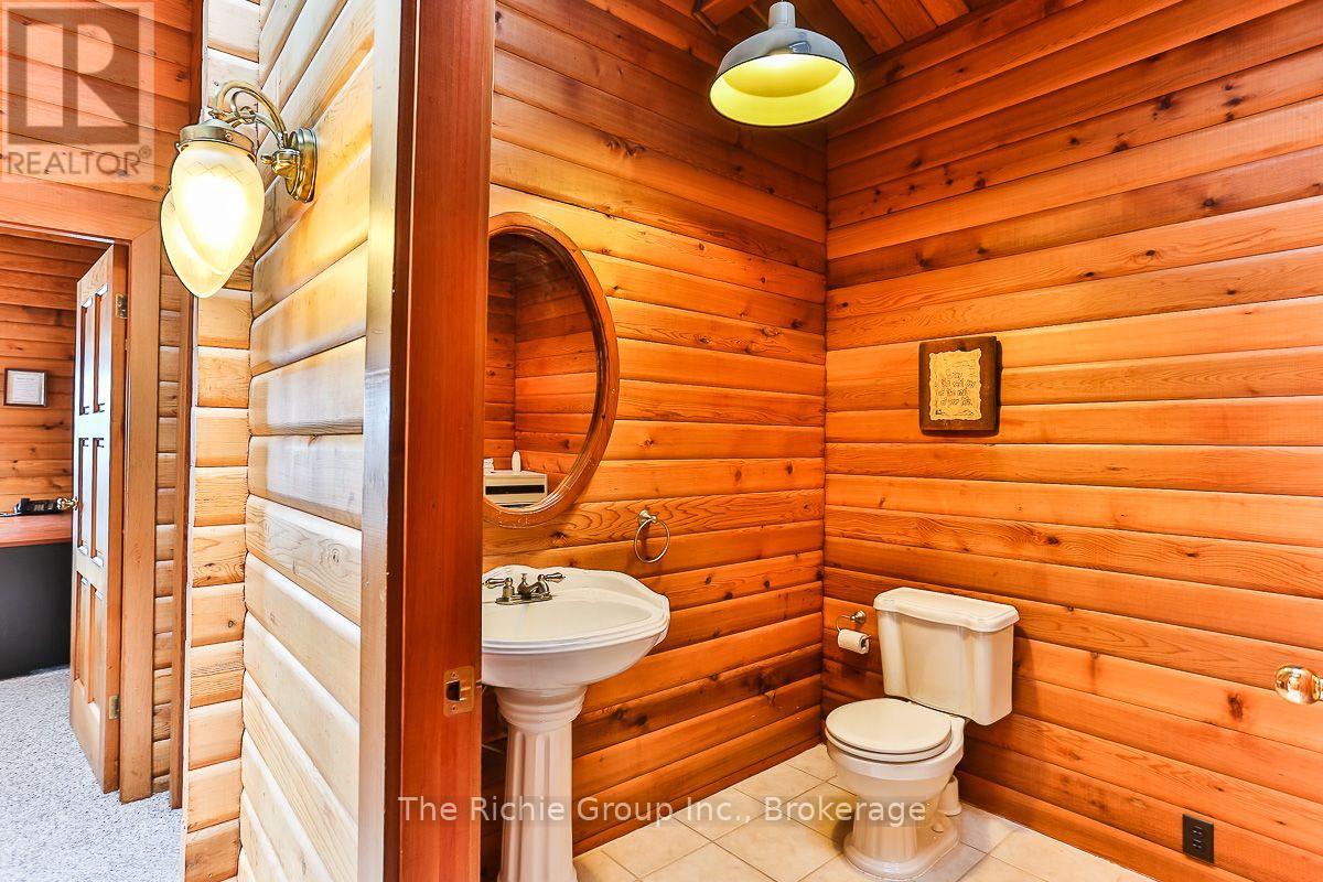 Unit 2 - 933009 Airport Road Property Photo 16