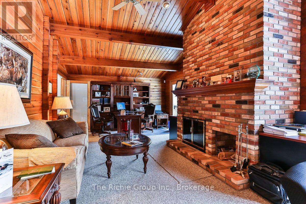 Unit 2 - 933009 Airport Road Property Photo 17