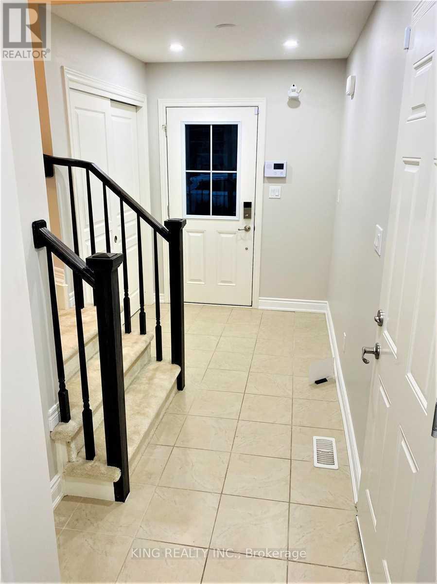 285 Silverwood Avenue Property Photo 2