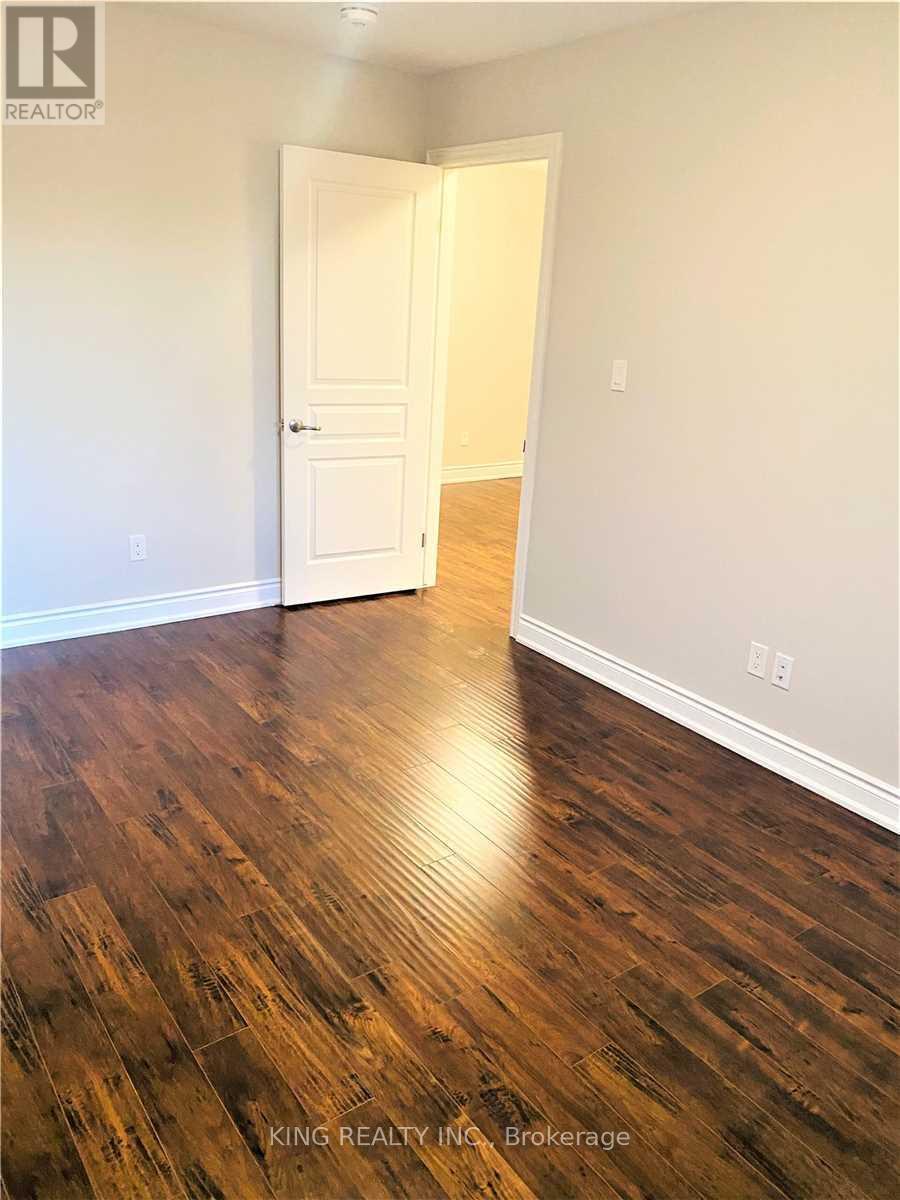 285 Silverwood Avenue Property Photo 9