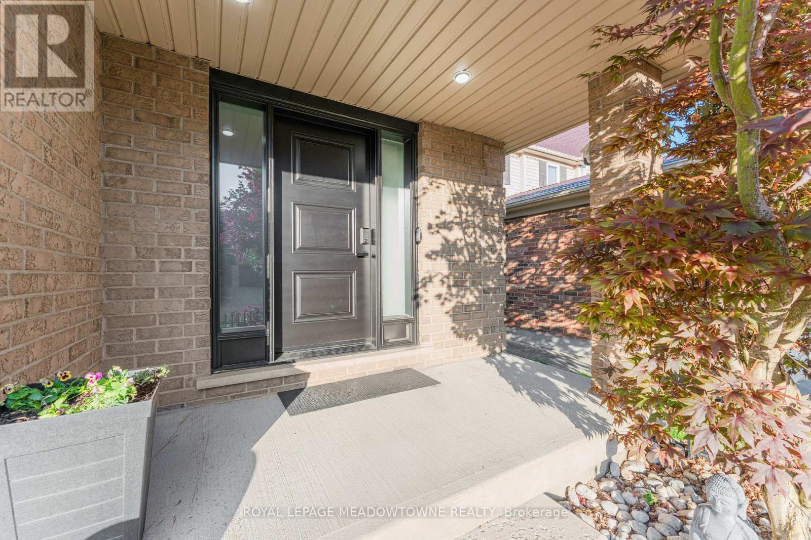 71 Mcfarlane Drive Property Photo 3