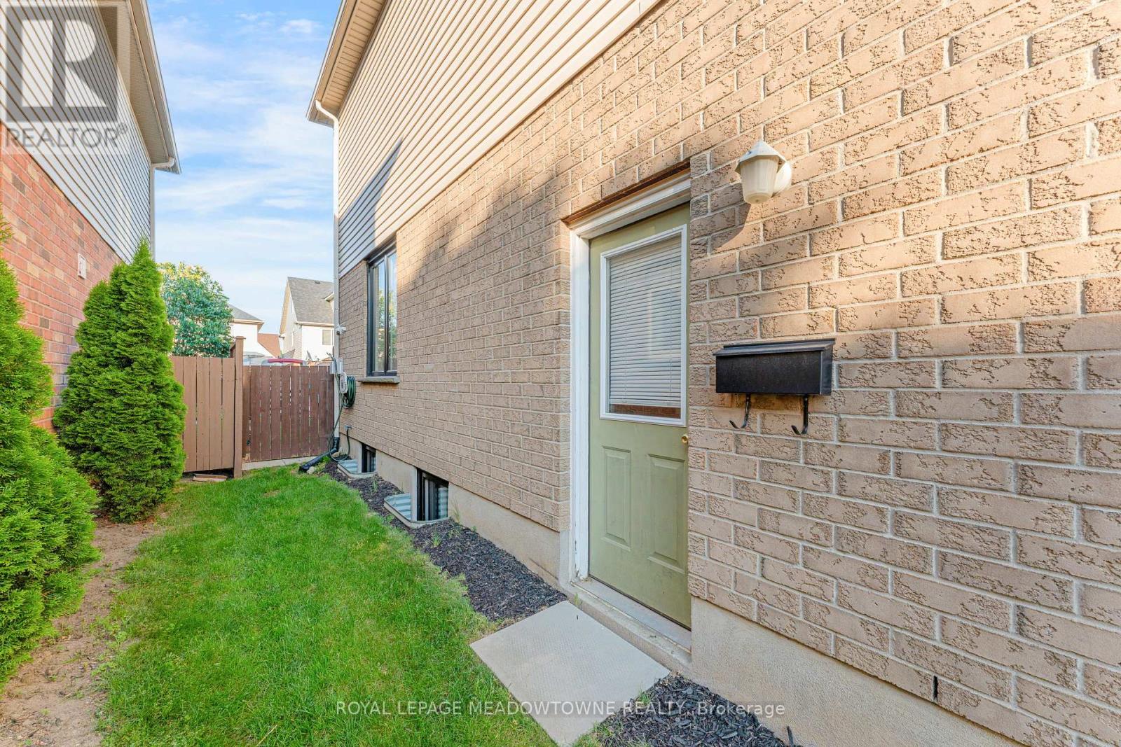 71 Mcfarlane Drive Property Photo 45