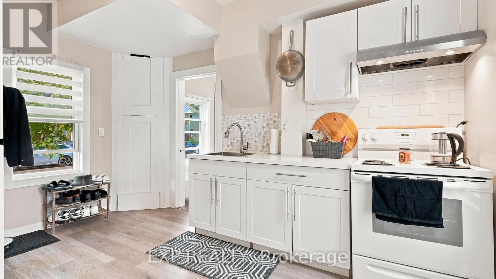 20 Henry Street Property Photo 7