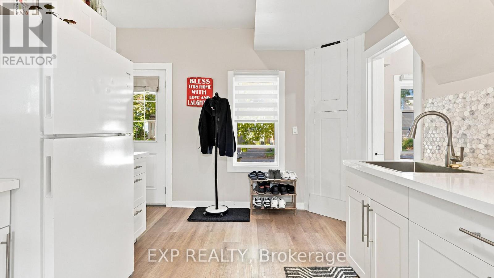 20 Henry Street Property Photo 8