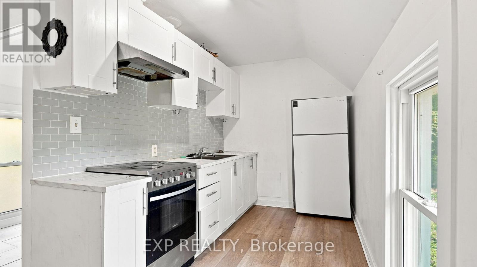 20 Henry Street Property Photo 26