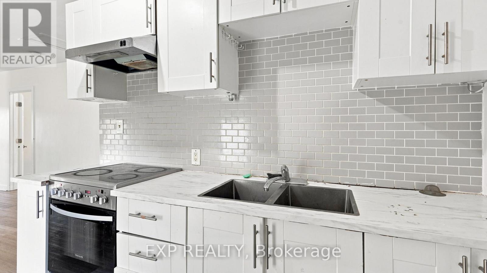 20 Henry Street Property Photo 32