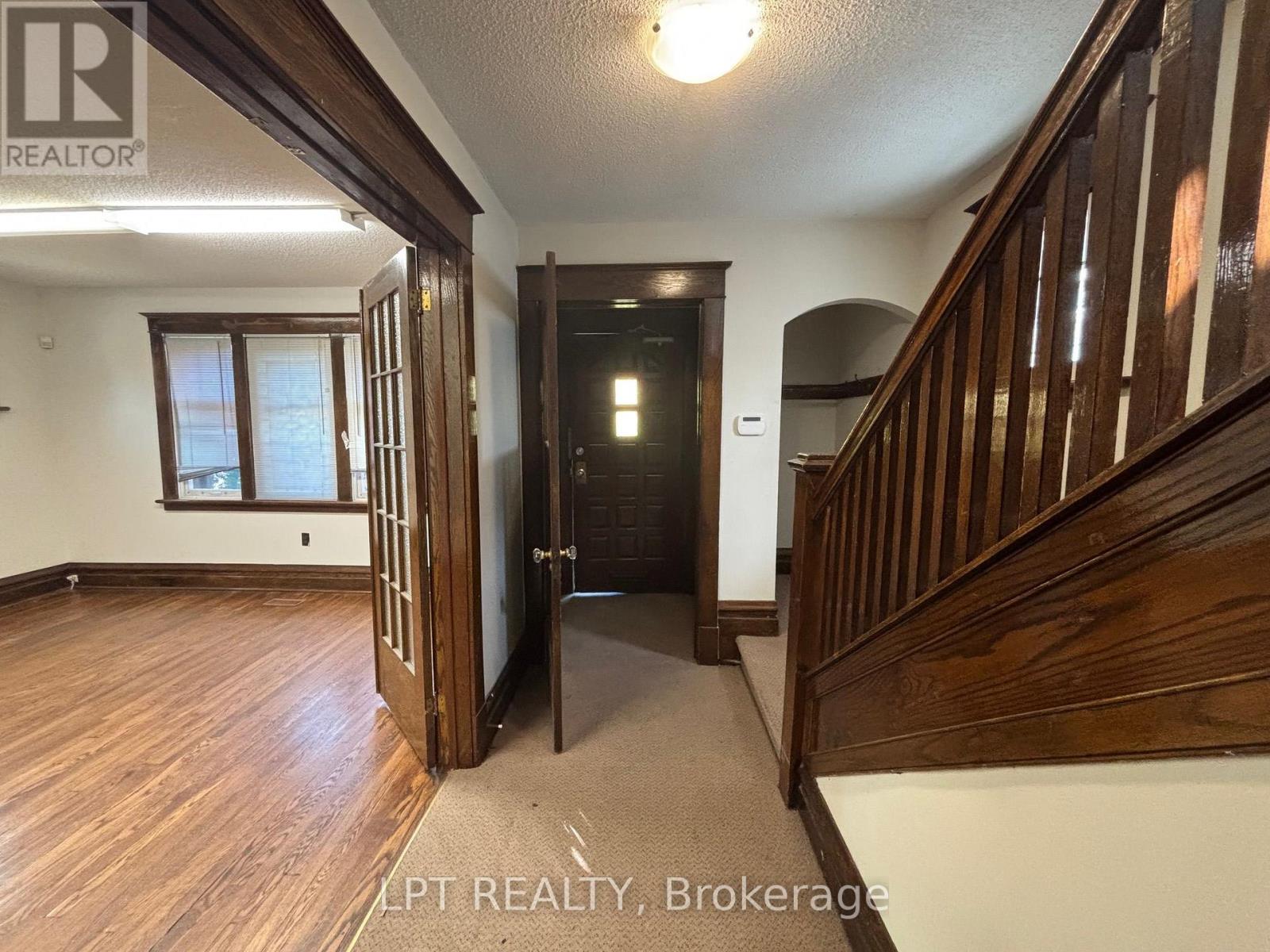 322 Waverley Street Property Photo 3