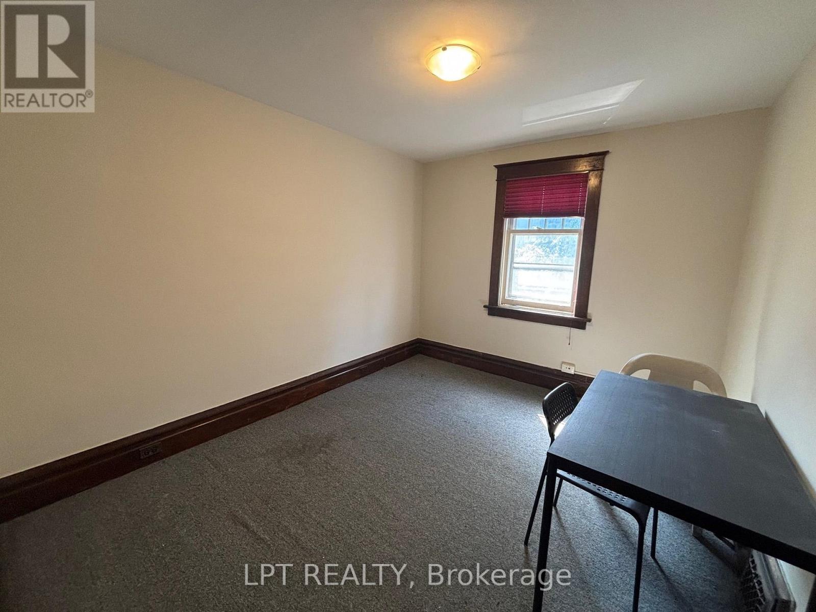 322 Waverley Street Property Photo 10