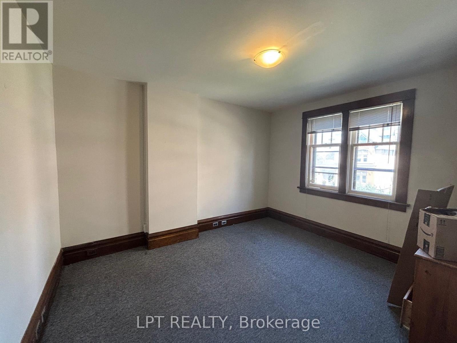 322 Waverley Street Property Photo 12